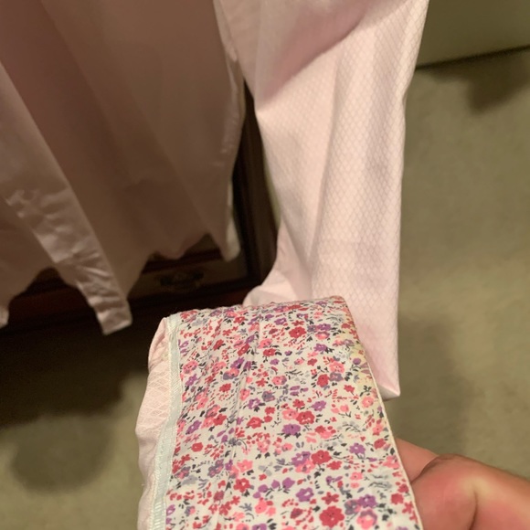 Beautiful Pink Dress Shirt Size L. - Picture 2 of 6
